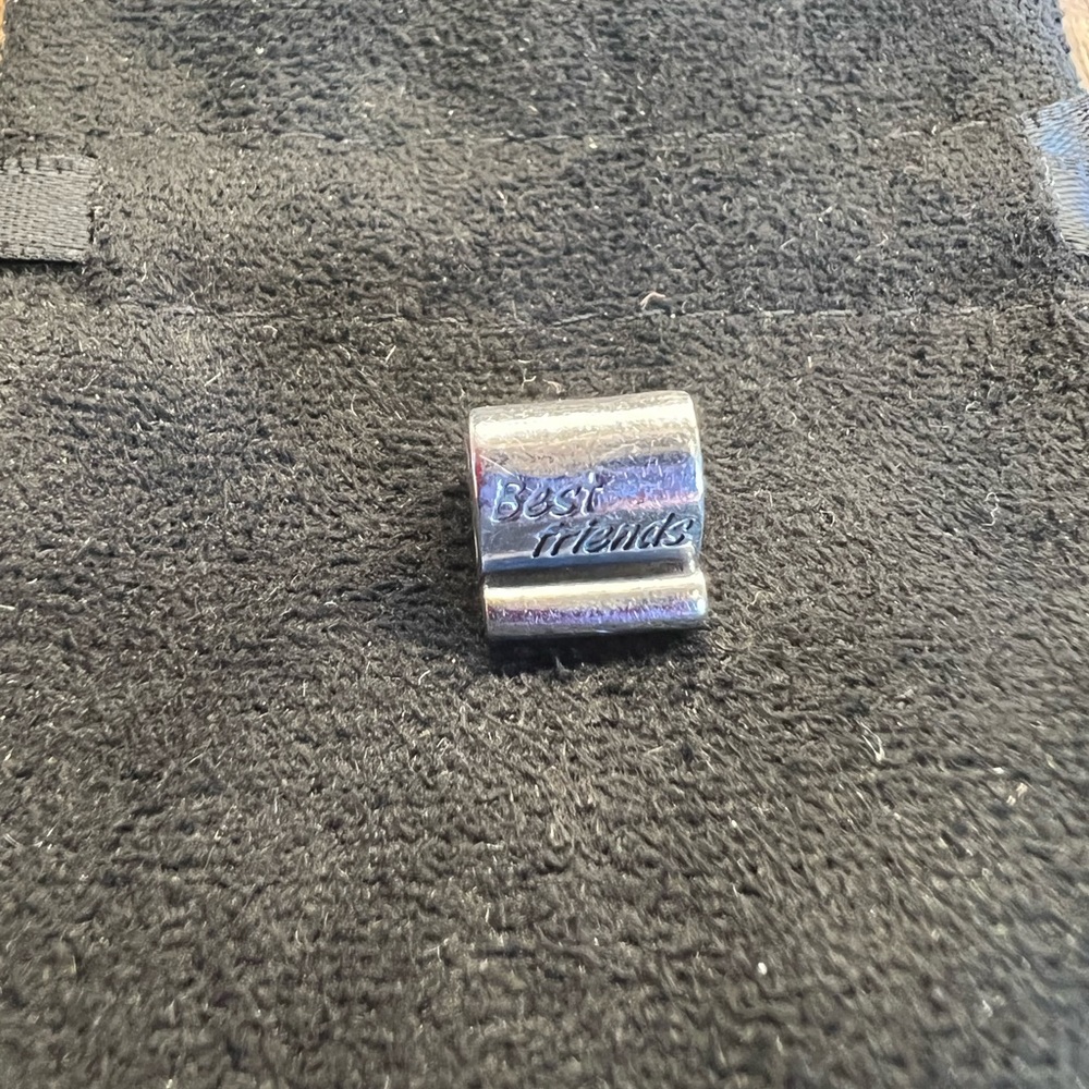 Pandora used Just Friends charm